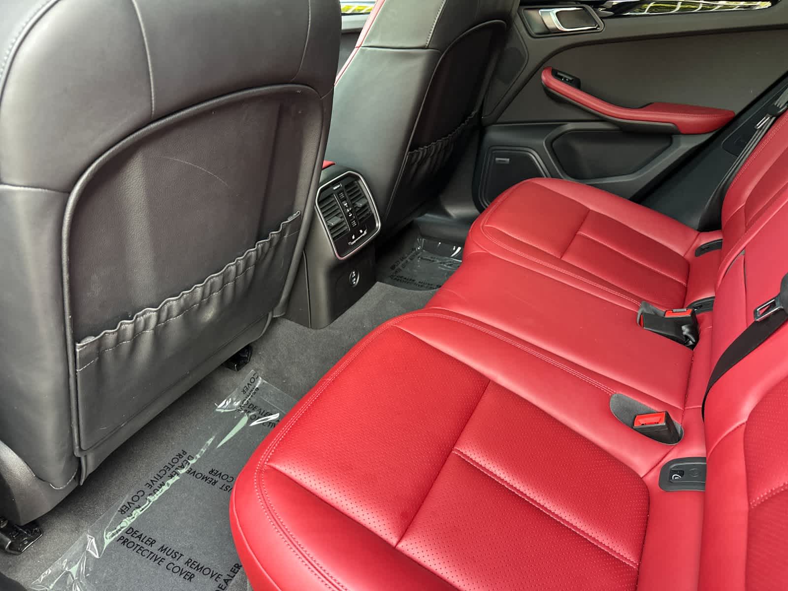 Thumbnail: 2025 Porsche Macan - 13