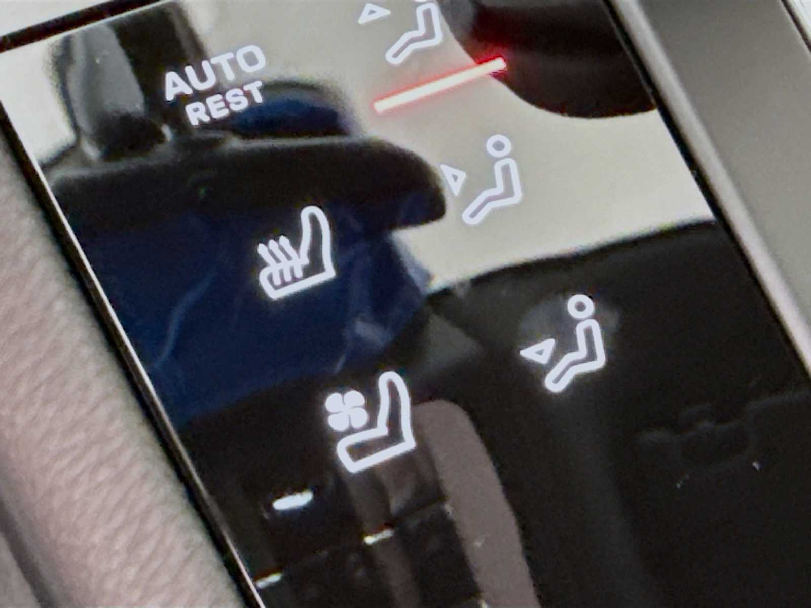 Thumbnail: 2026 Porsche Macan - 16