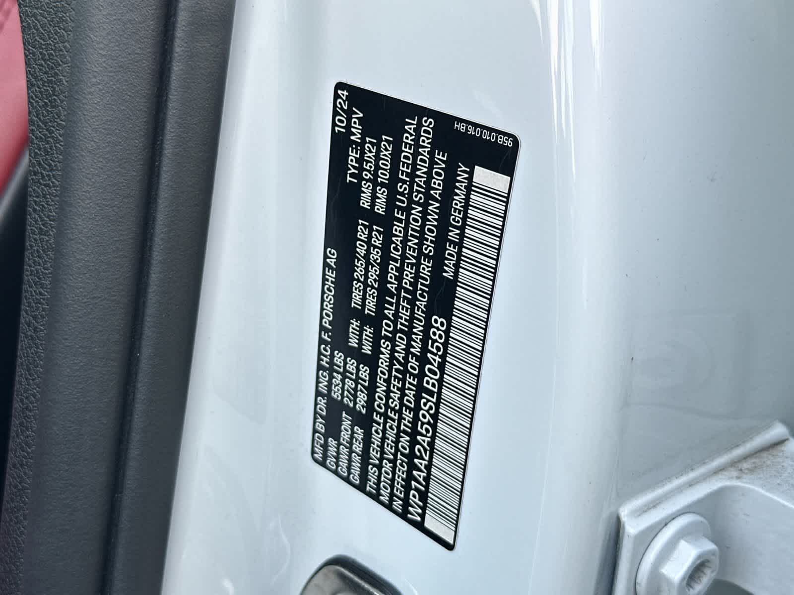 Thumbnail: 2025 Porsche Macan - 34