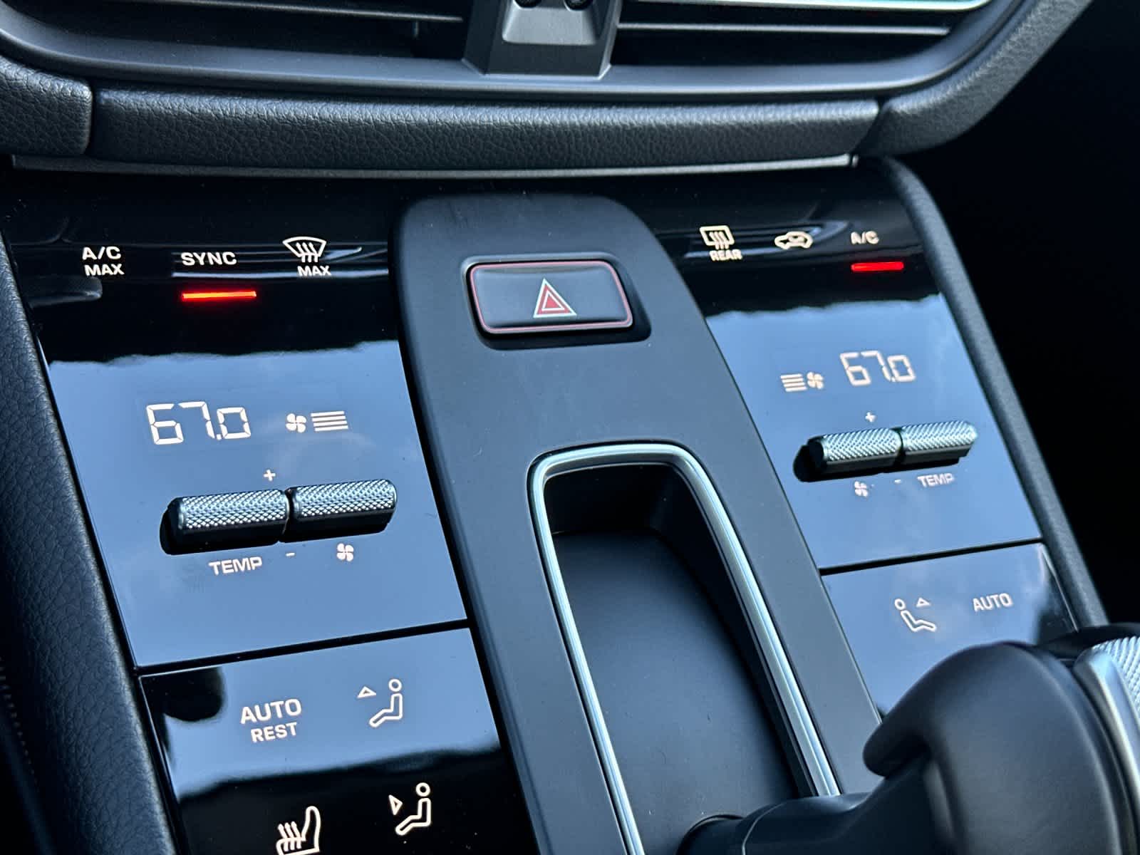 Thumbnail: 2026 Porsche Macan - 23