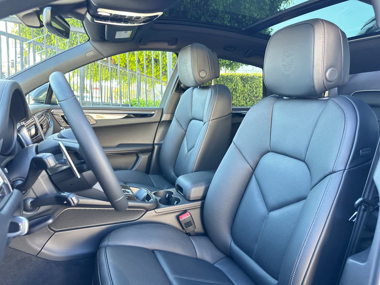 Thumbnail: 2026 Porsche Macan - 5