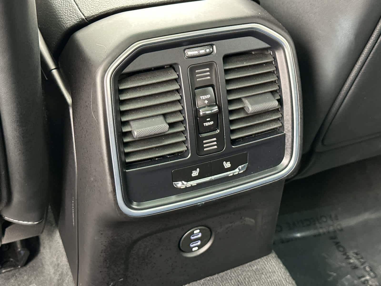 Thumbnail: 2025 Porsche Macan - 14