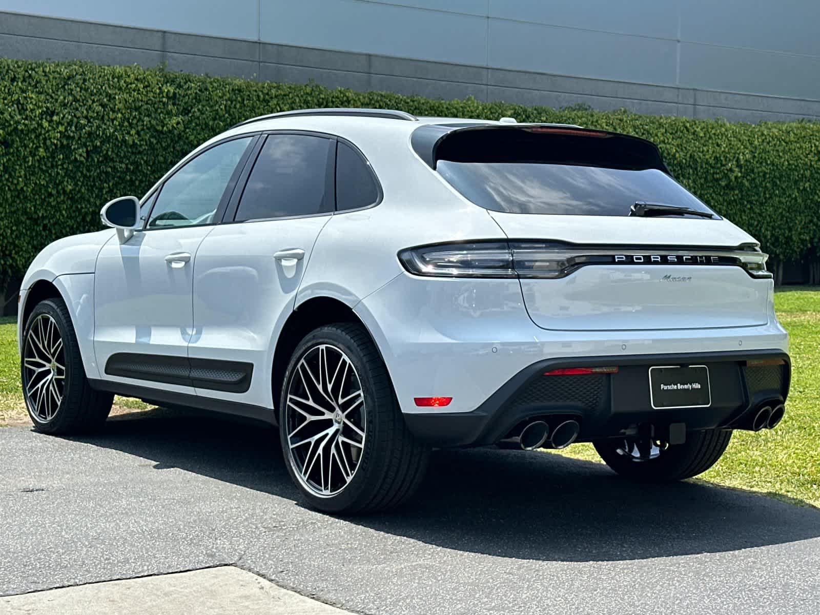 Thumbnail: 2026 Porsche Macan - 3
