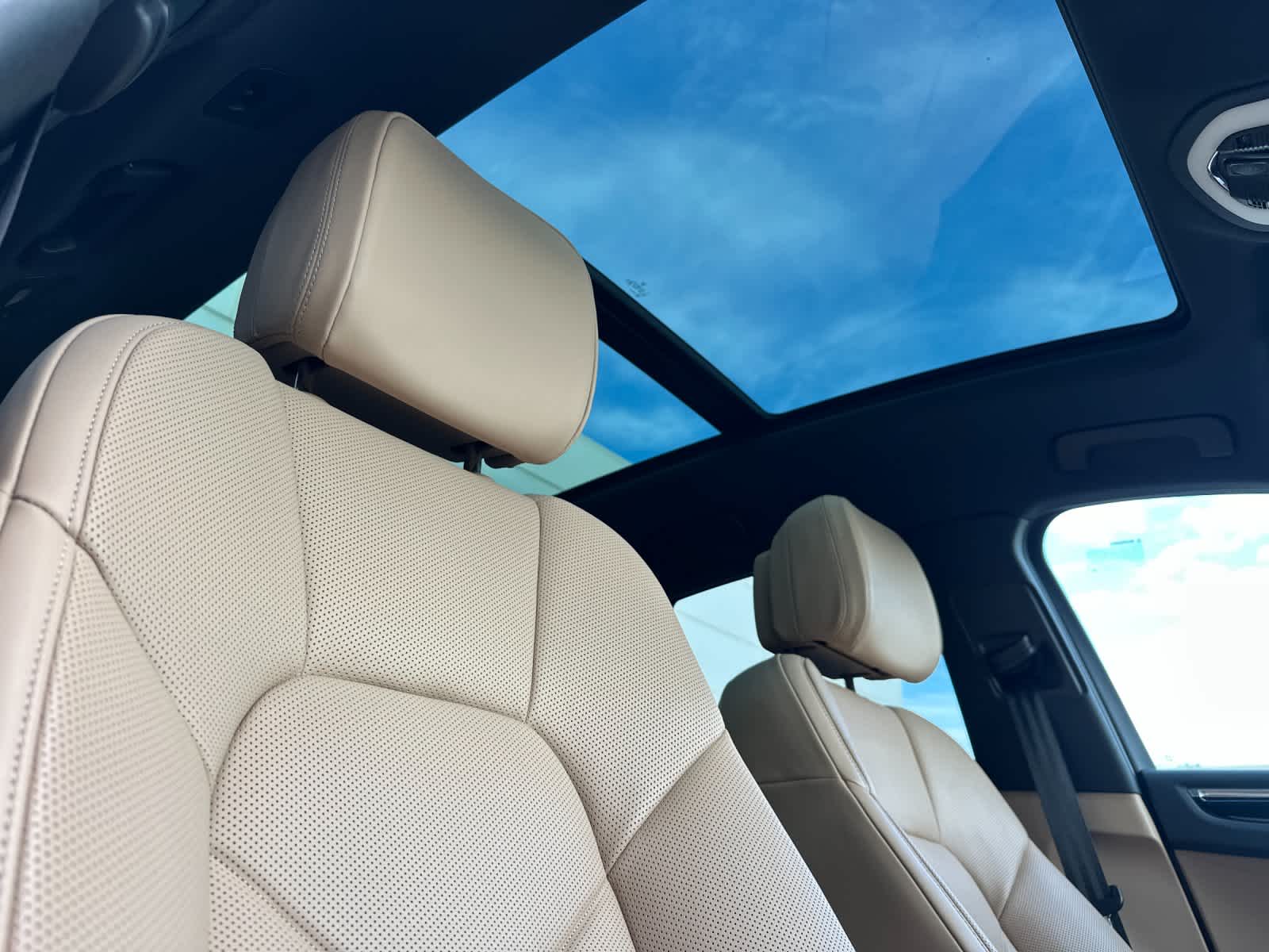 Thumbnail: 2025 Porsche Macan - 18