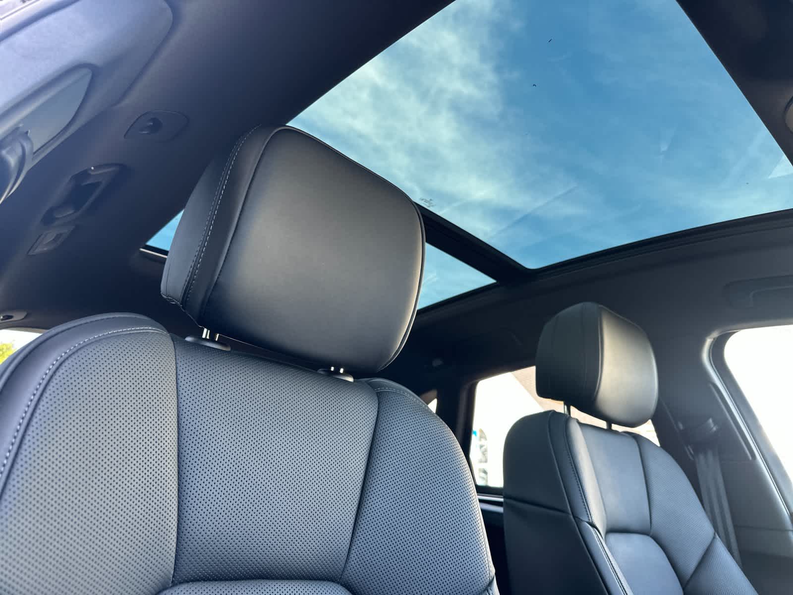 Thumbnail: 2026 Porsche Macan - 18