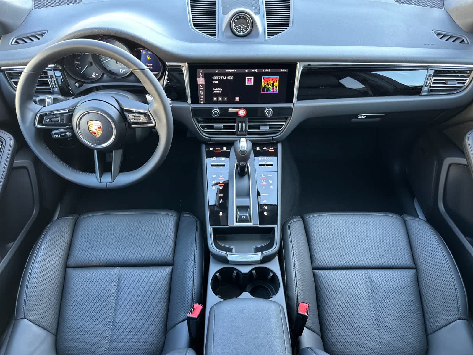 Thumbnail: 2026 Porsche Macan - 6