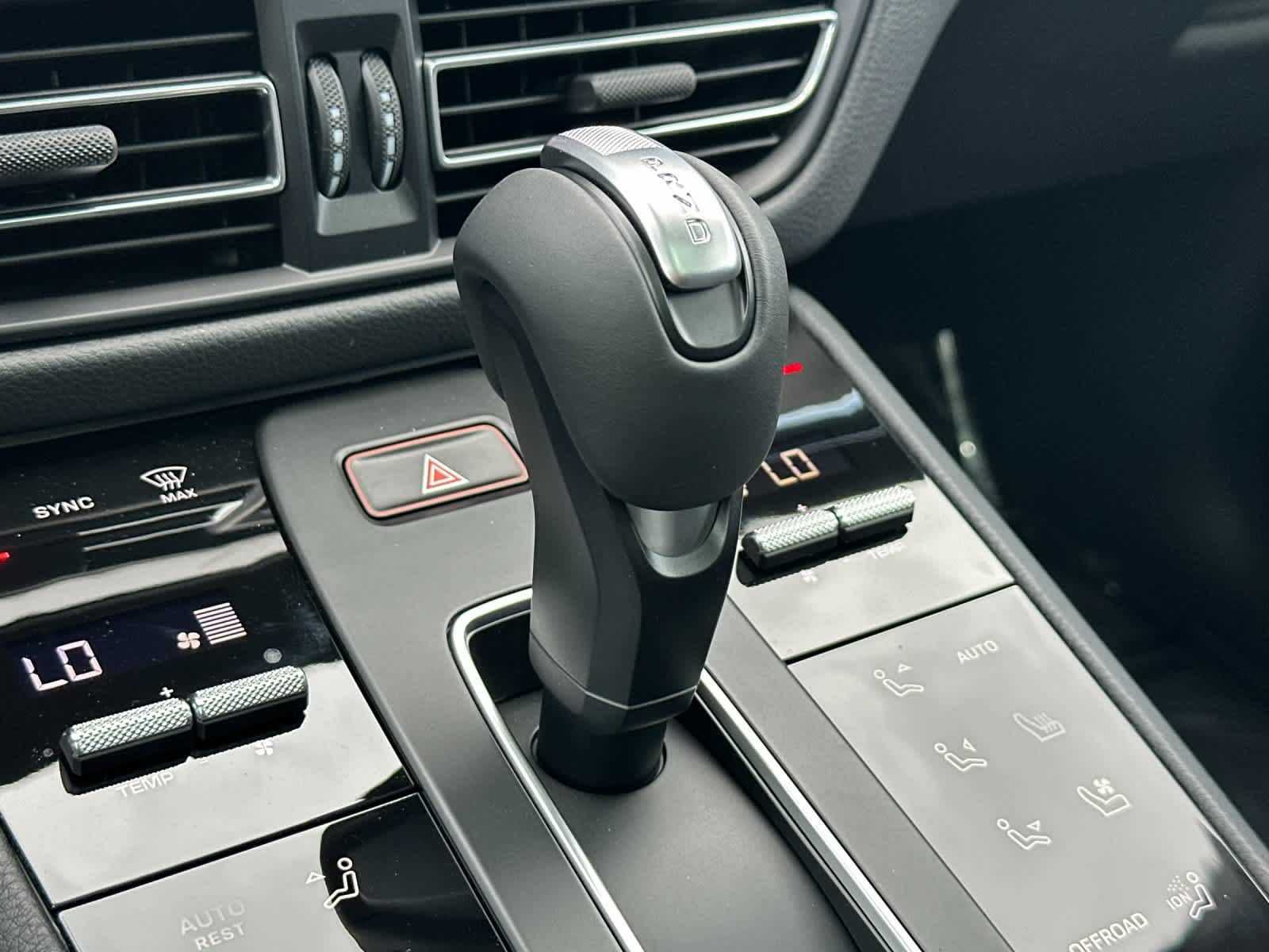 Thumbnail: 2026 Porsche Macan - 25