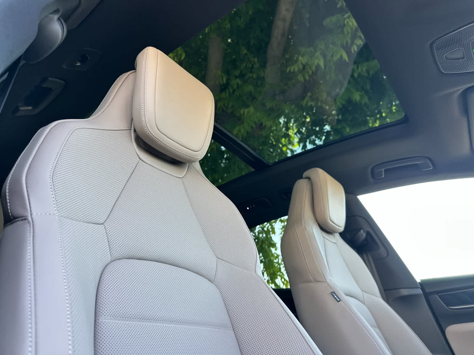 Thumbnail: 2026 Porsche Macan - 18