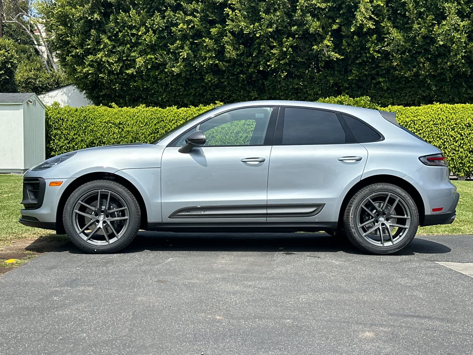 Thumbnail: 2026 Porsche Macan - 2
