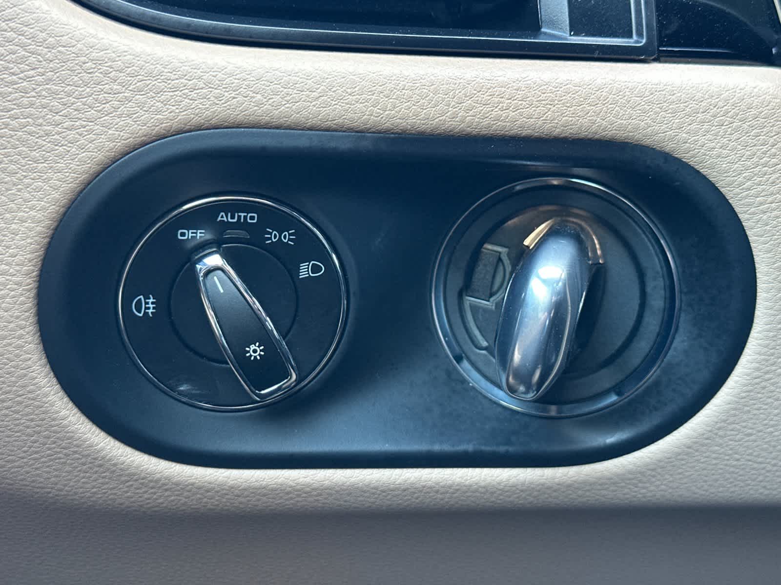 Thumbnail: 2025 Porsche Macan - 29