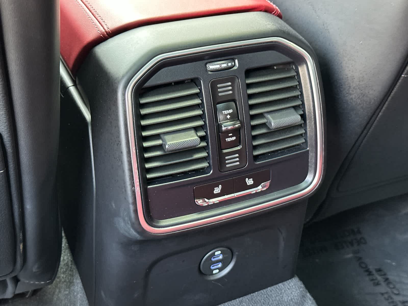 Thumbnail: 2025 Porsche Macan - 15