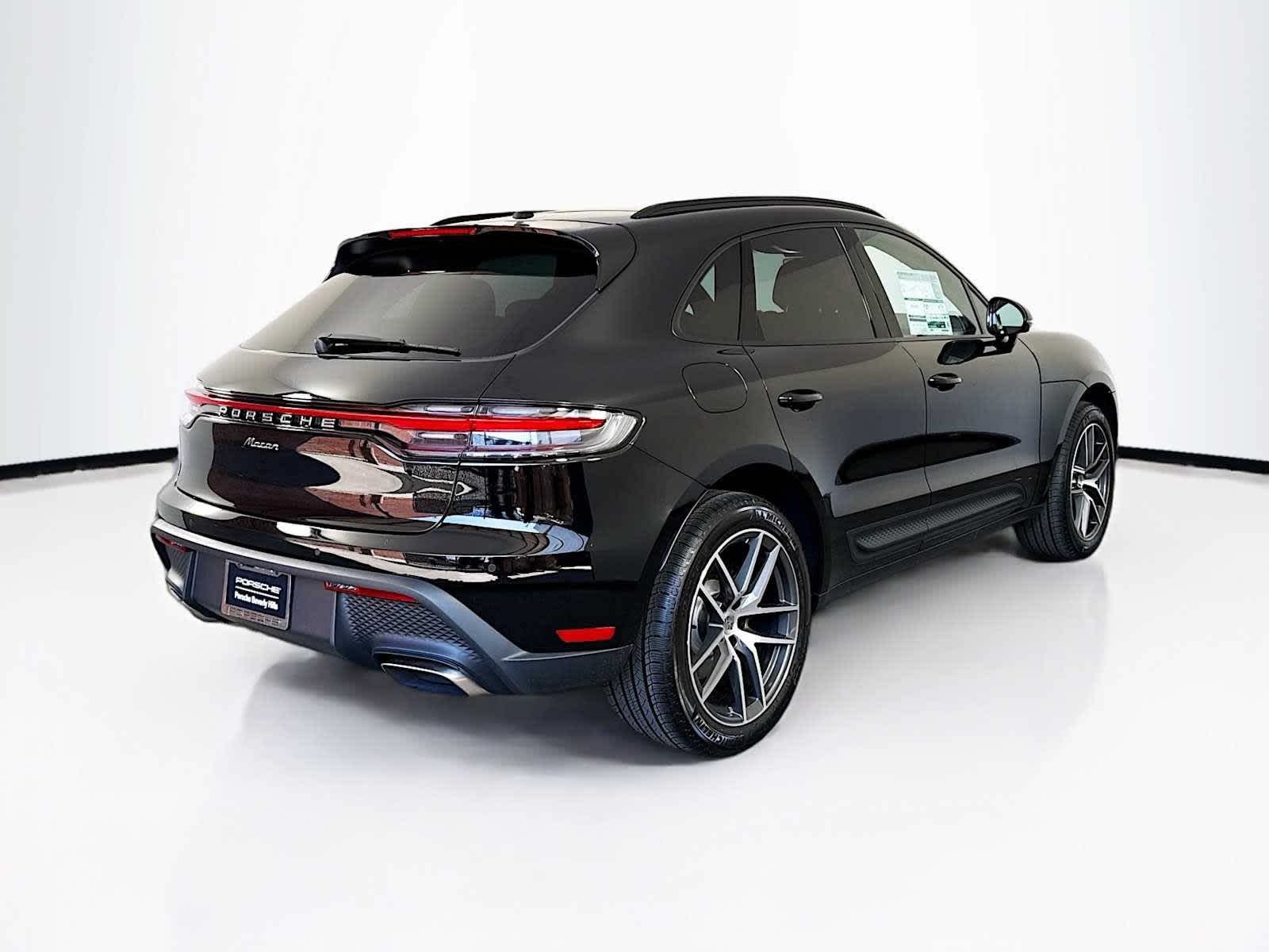 Thumbnail: 2025 Porsche Macan - 9