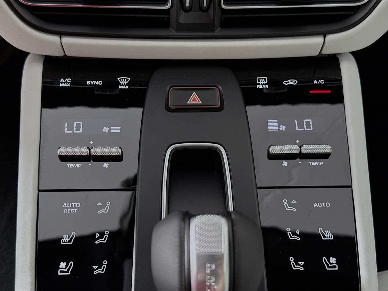 Thumbnail: 2026 Porsche Macan - 13