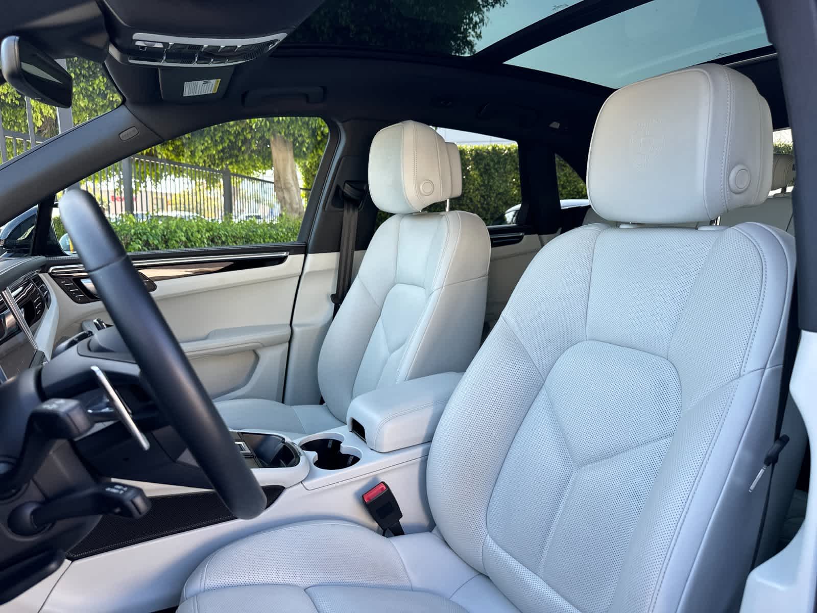 Thumbnail: 2025 Porsche Macan - 5