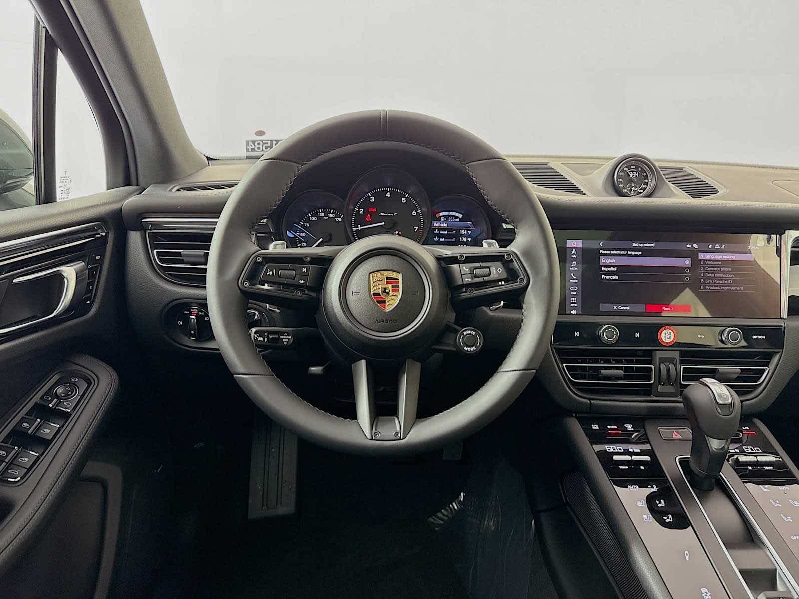 Thumbnail: 2025 Porsche Macan - 46