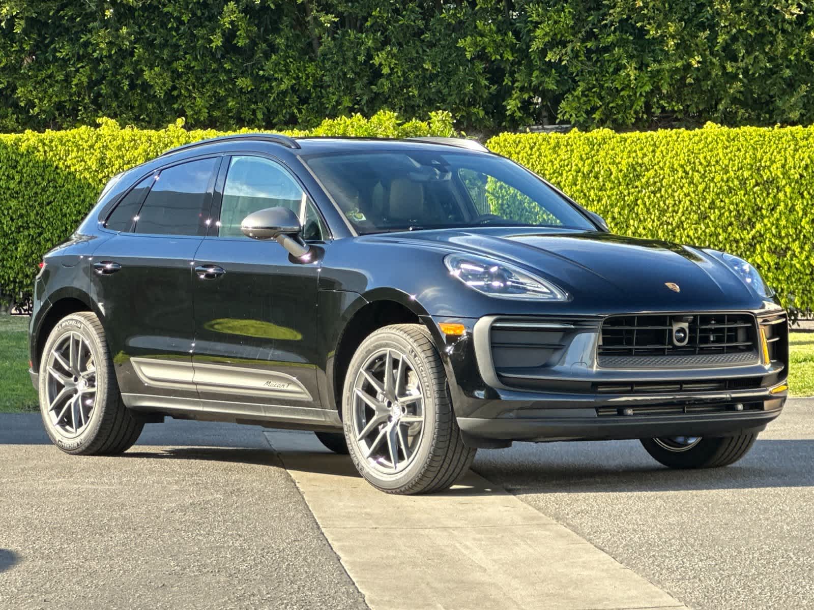 Thumbnail: 2026 Porsche Macan - 10