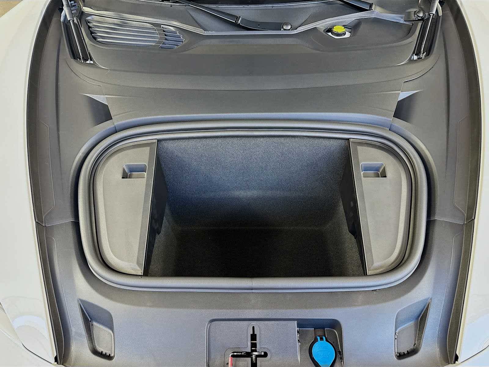 Thumbnail: 2025 Porsche Taycan - 23