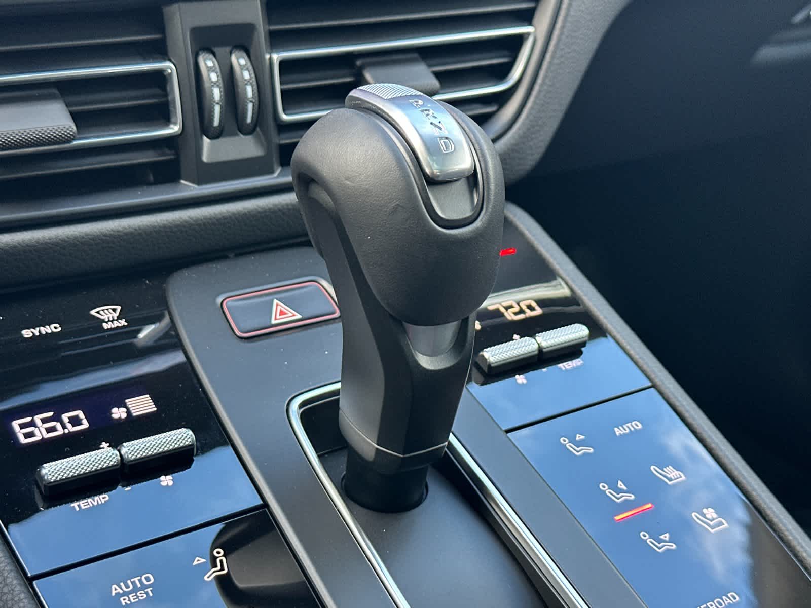 Thumbnail: 2025 Porsche Macan - 24