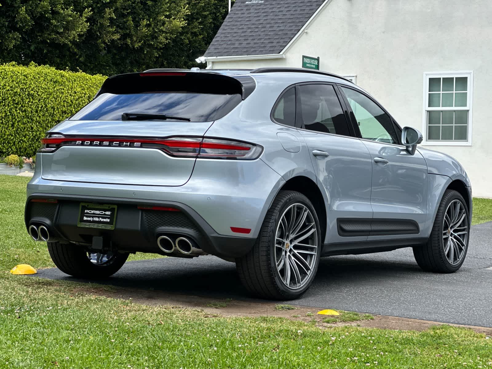 Thumbnail: 2026 Porsche Macan - 8