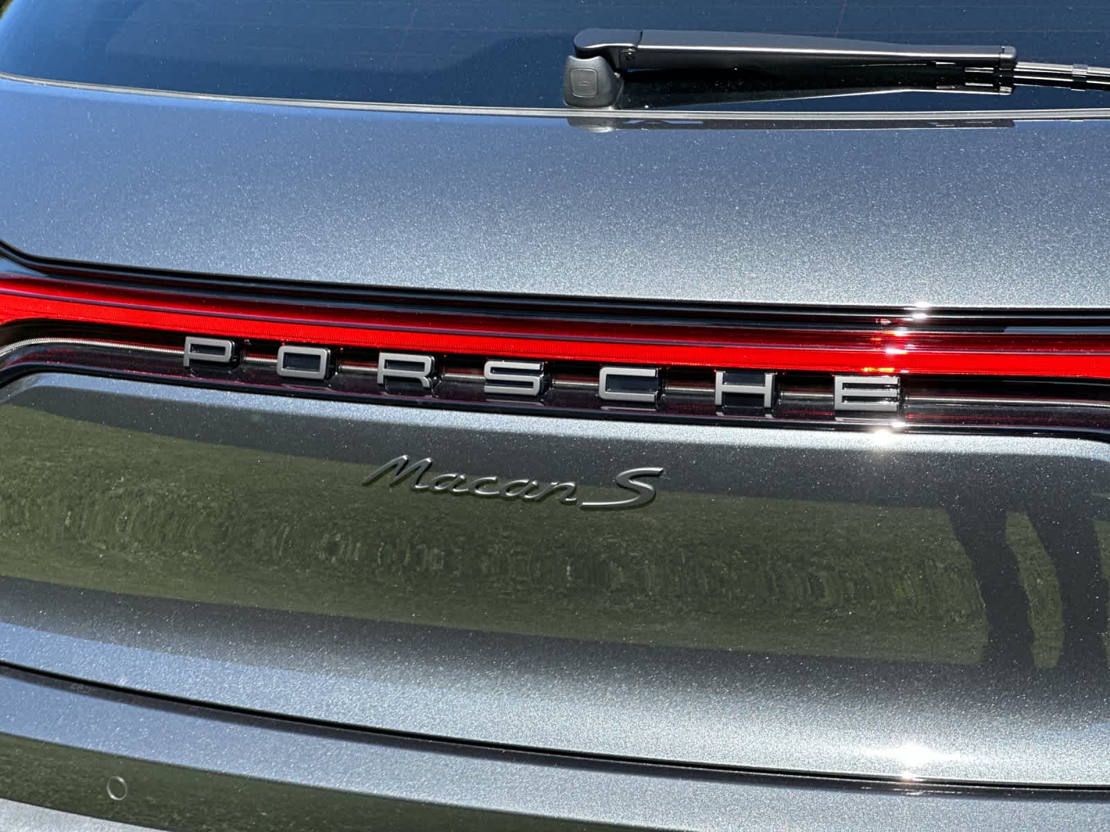 Thumbnail: 2026 Porsche Macan - 32