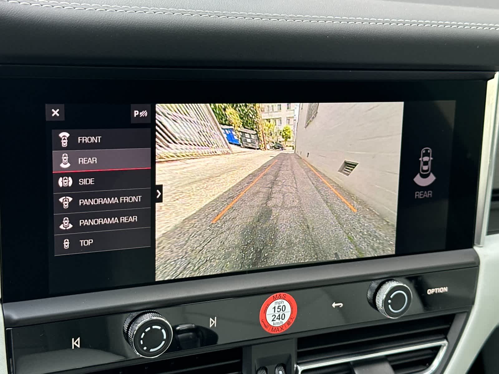 Thumbnail: 2026 Porsche Macan - 23