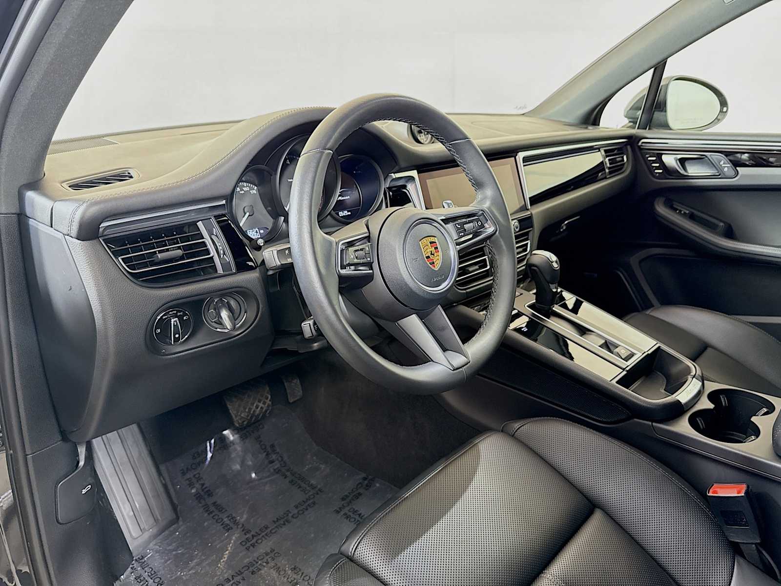 Thumbnail: 2022 Porsche Macan - 4