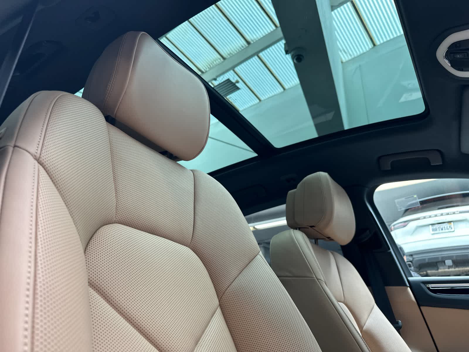 Thumbnail: 2026 Porsche Macan - 18