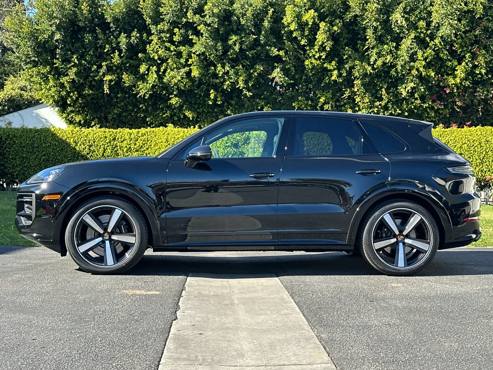 Thumbnail: 2026 Porsche Cayenne - 2