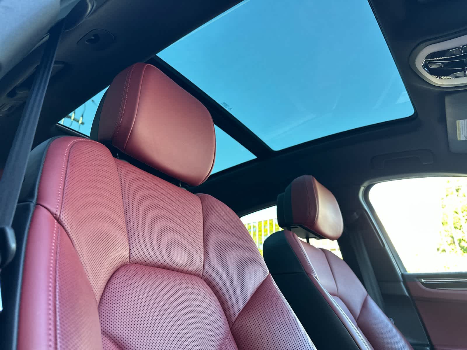 Thumbnail: 2022 Porsche Macan - 18