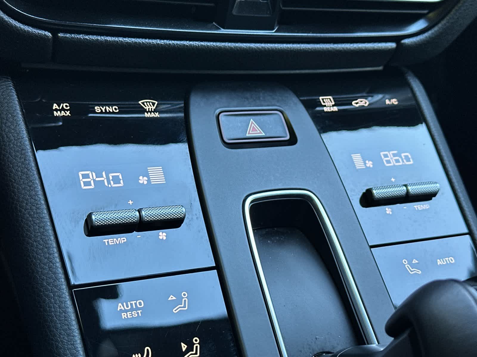 Thumbnail: 2025 Porsche Macan - 23