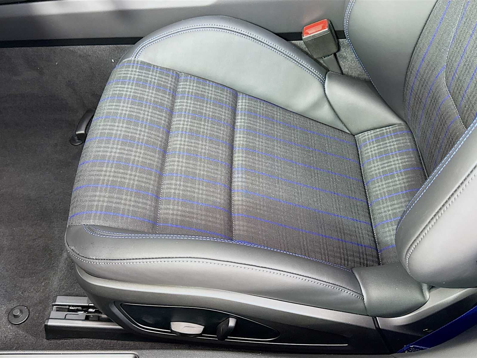 Thumbnail: 2026 Porsche 911 - 16