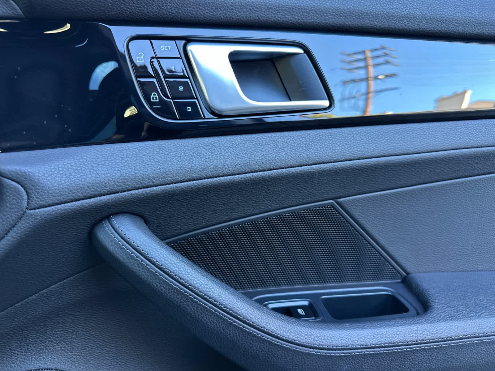 Thumbnail: 2021 Porsche Panamera - 19