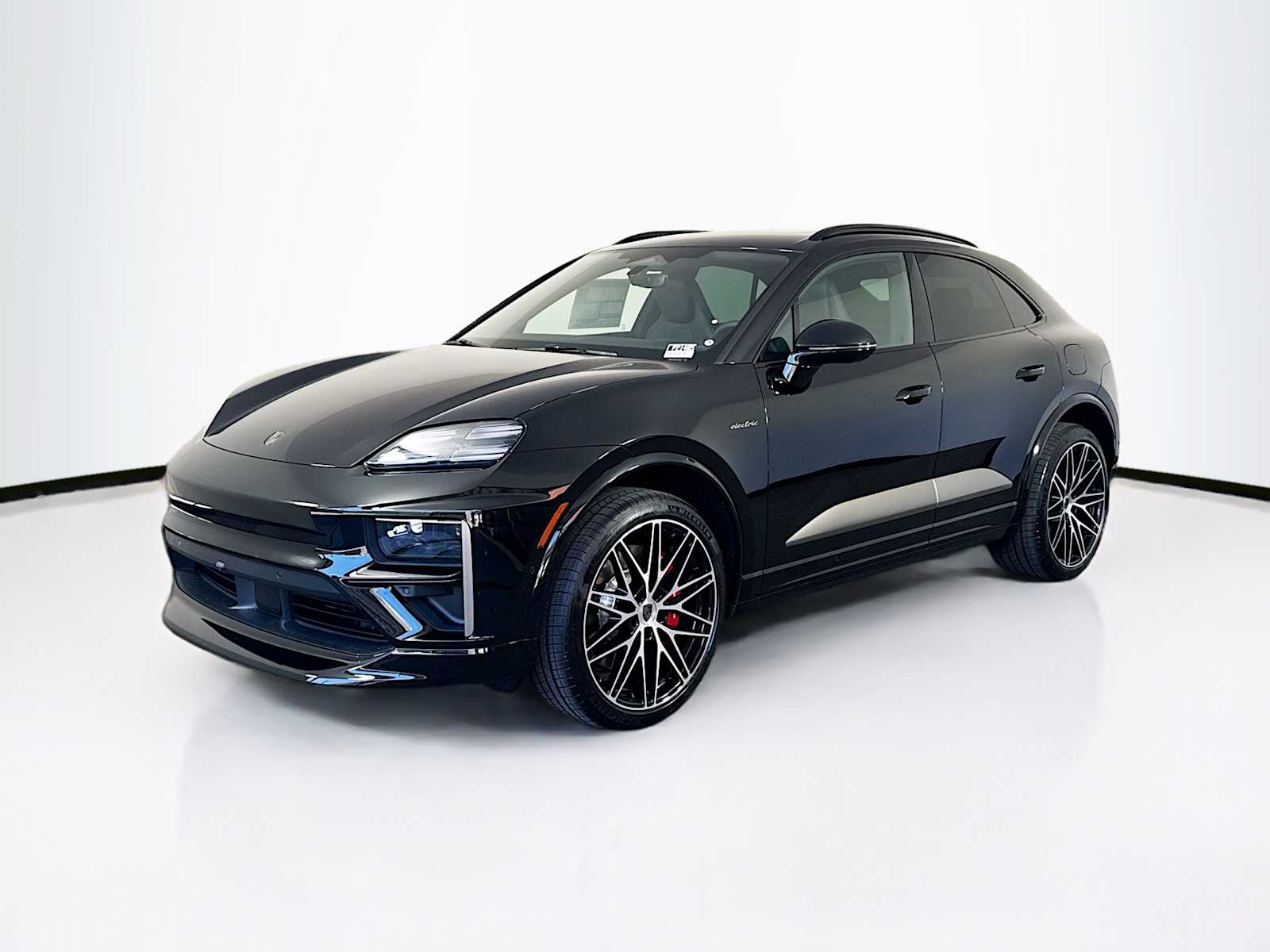 Thumbnail: 2025 Porsche Macan - 1