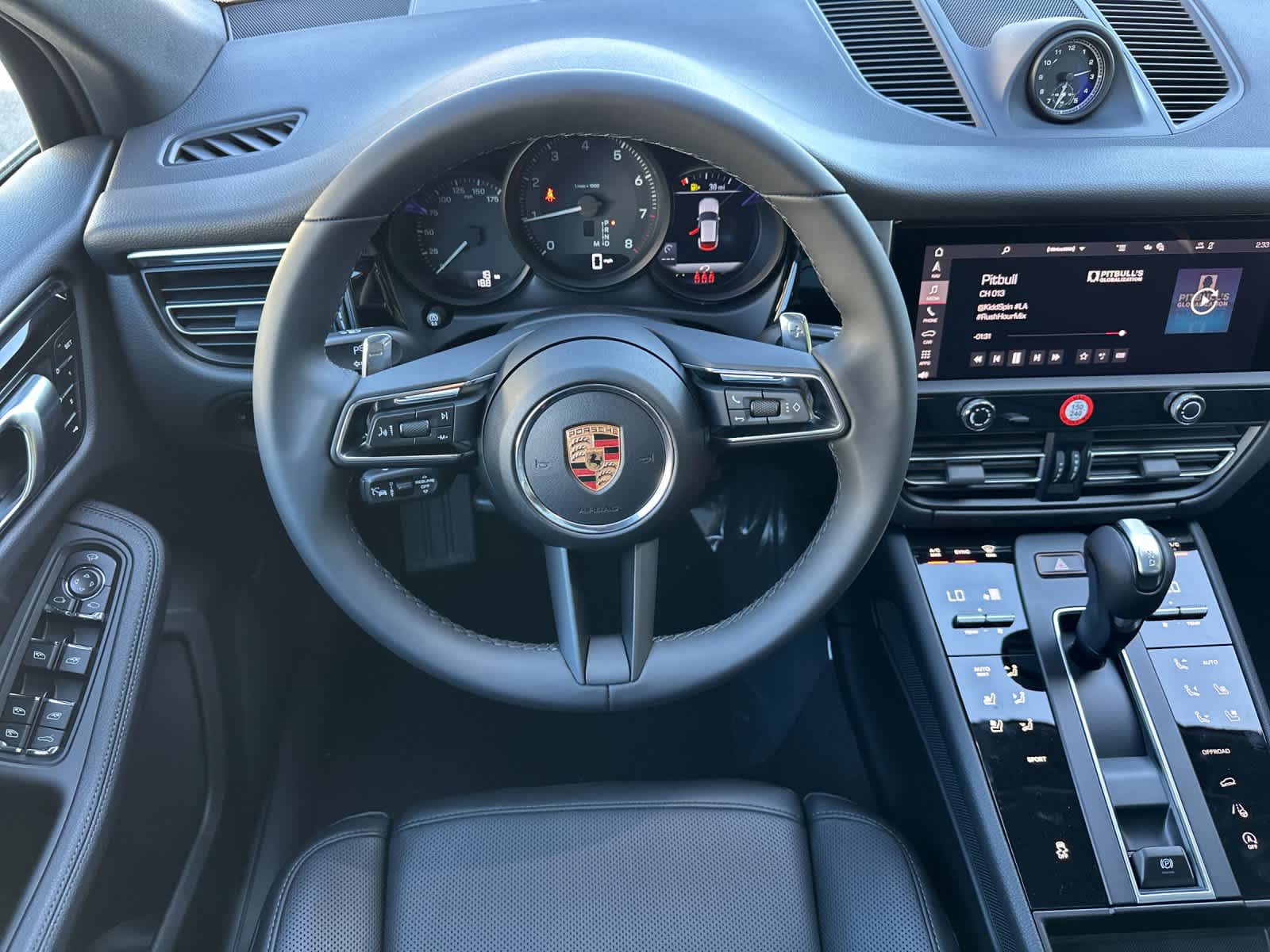 Thumbnail: 2026 Porsche Macan - 15