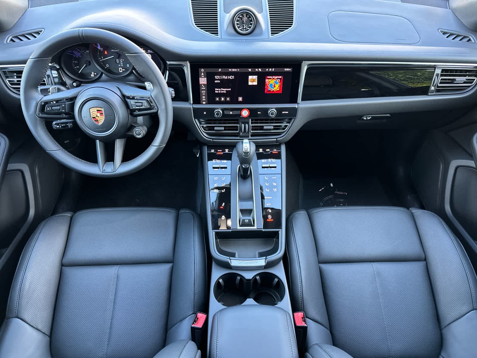 Thumbnail: 2026 Porsche Macan - 6