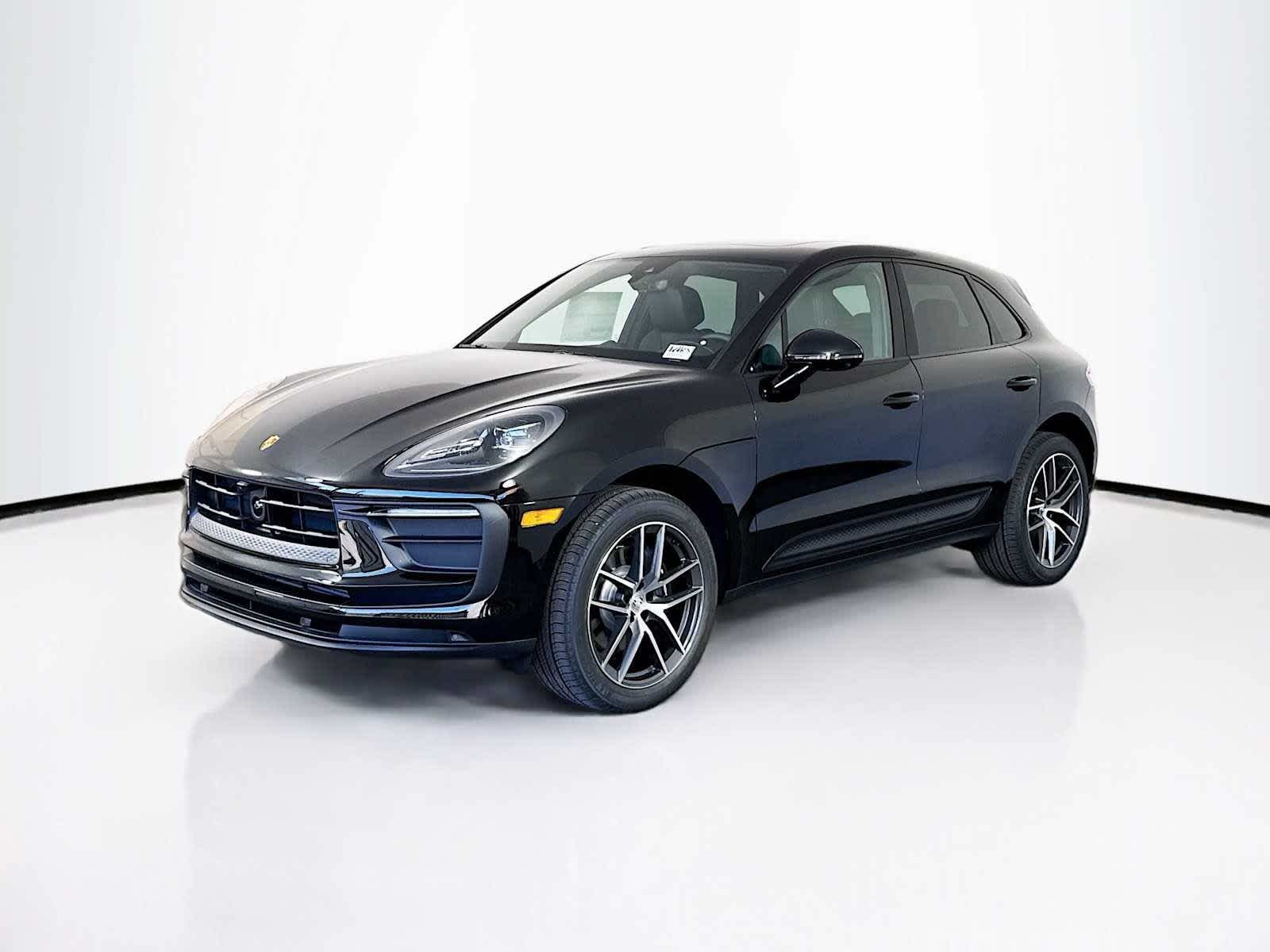 Thumbnail: 2026 Porsche Macan - 1