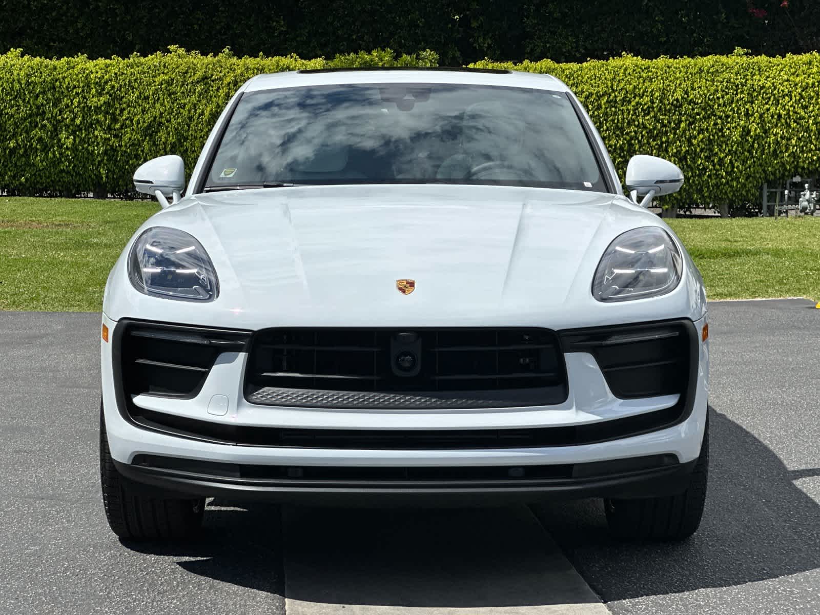 Thumbnail: 2026 Porsche Macan - 11
