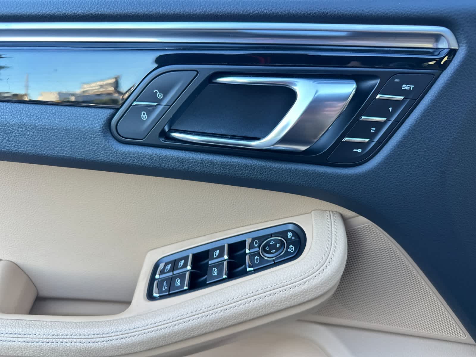 Thumbnail: 2018 Porsche Macan - 12