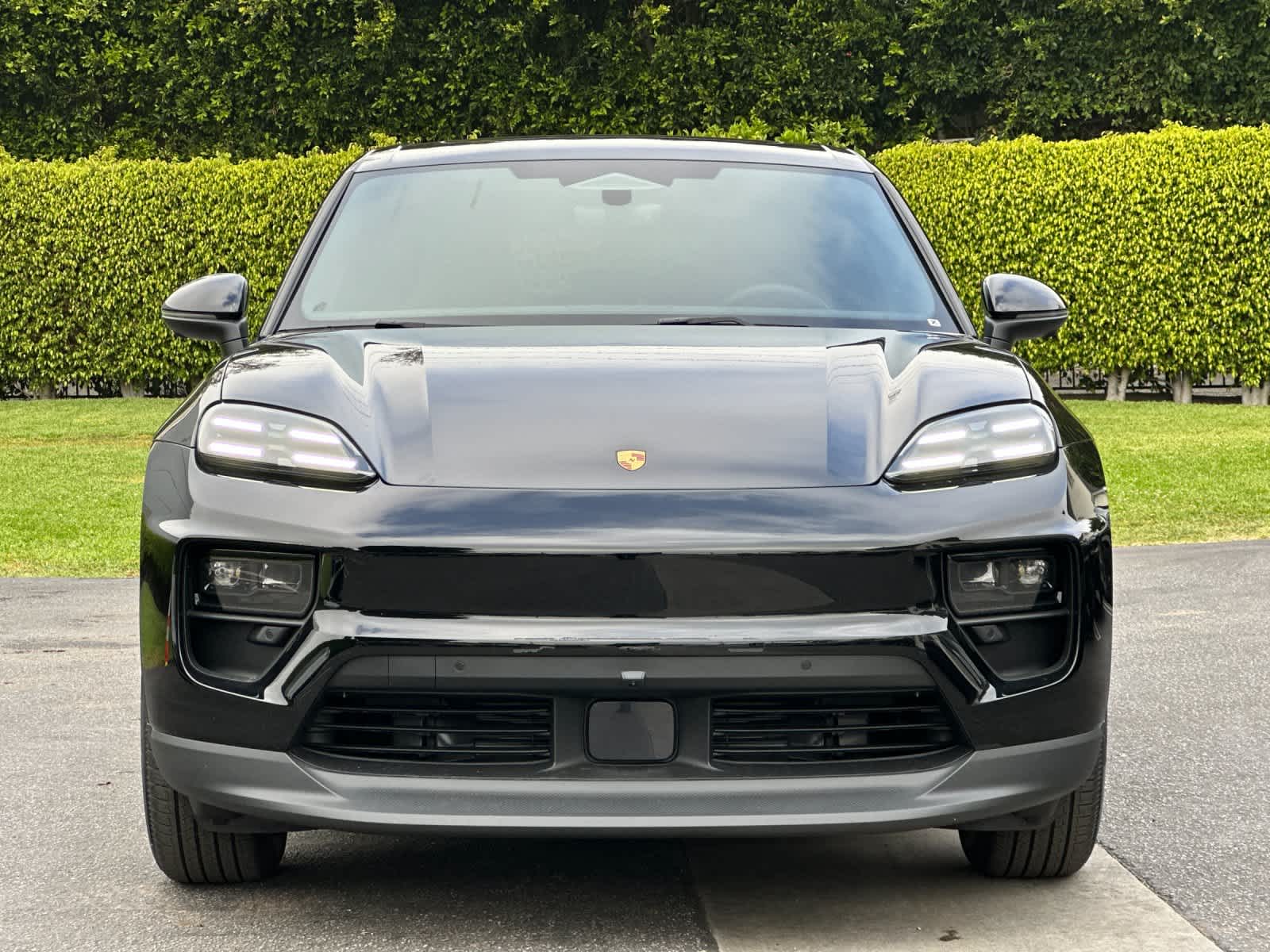 Thumbnail: 2026 Porsche Macan - 11