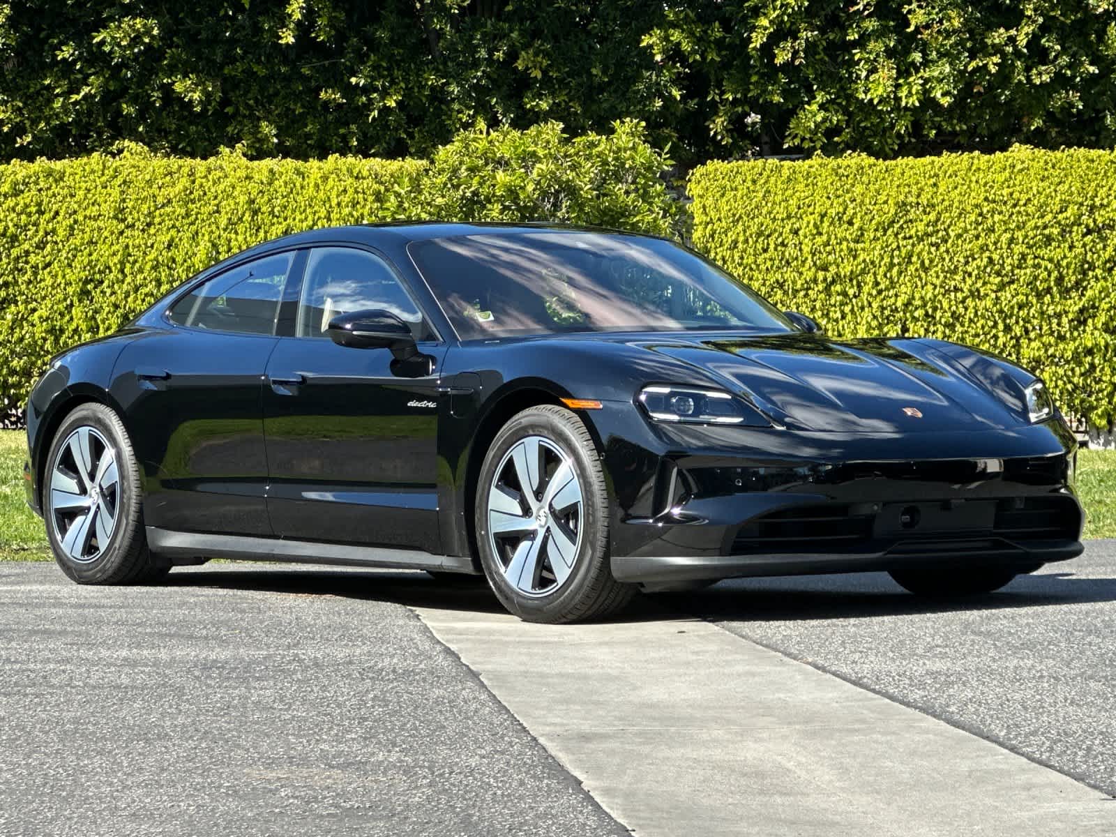 Thumbnail: 2026 Porsche Taycan - 10