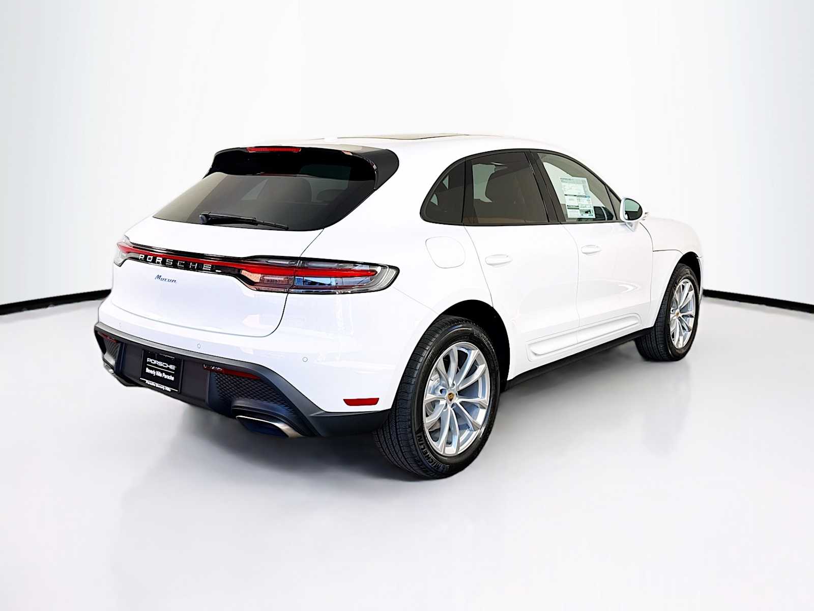 Thumbnail: 2026 Porsche Macan - 9