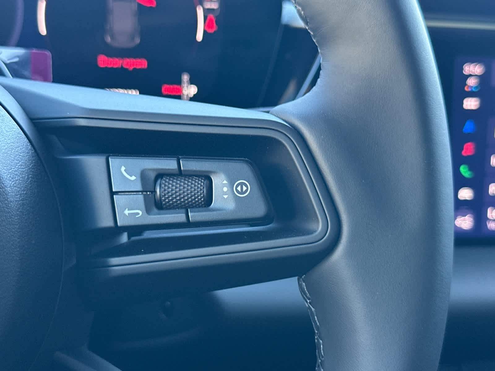 Thumbnail: 2026 Porsche Macan - 28