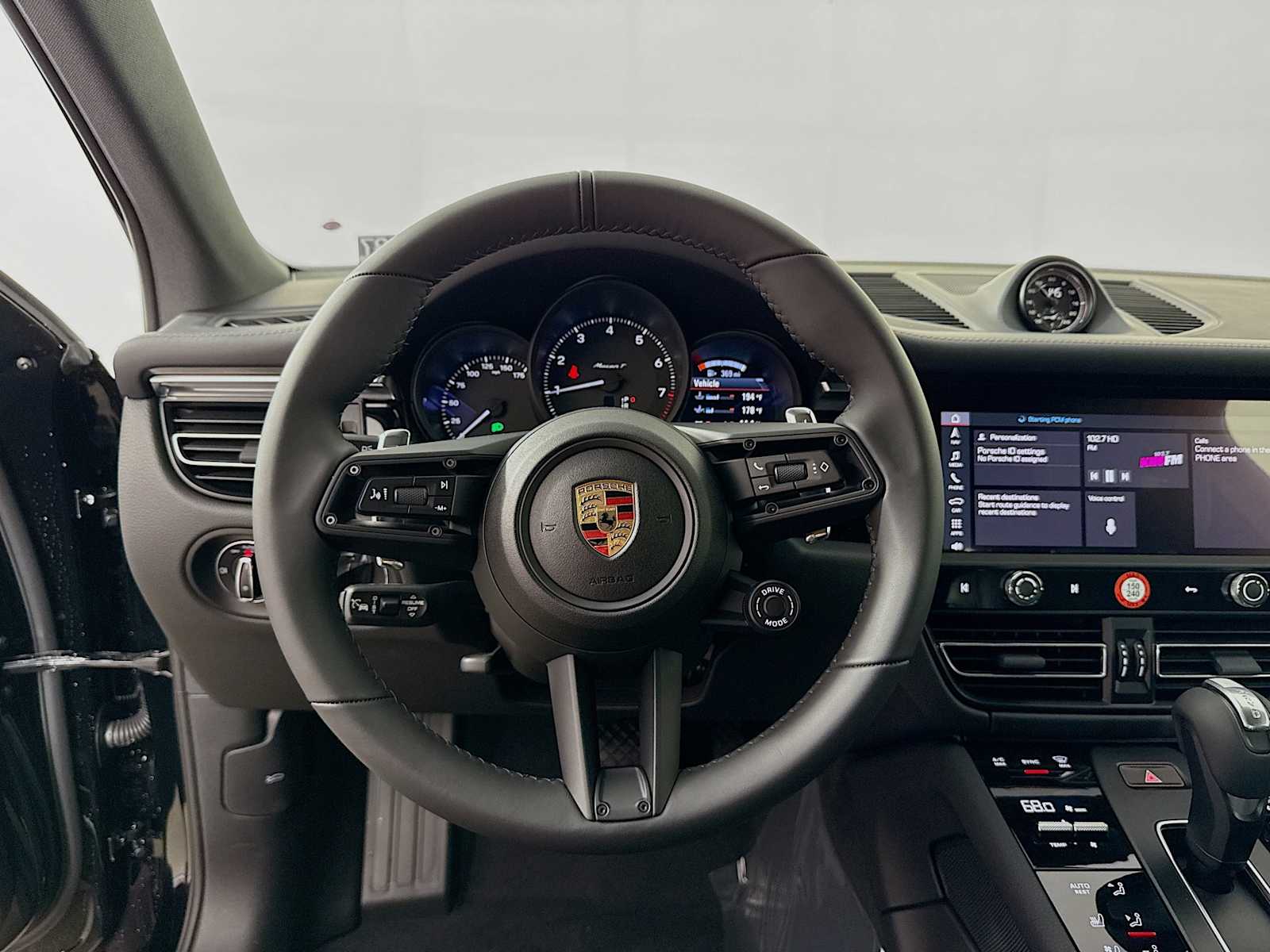 Thumbnail: 2025 Porsche Macan - 12