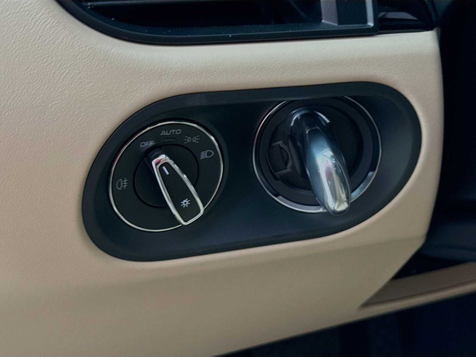 Thumbnail: 2026 Porsche Macan - 11