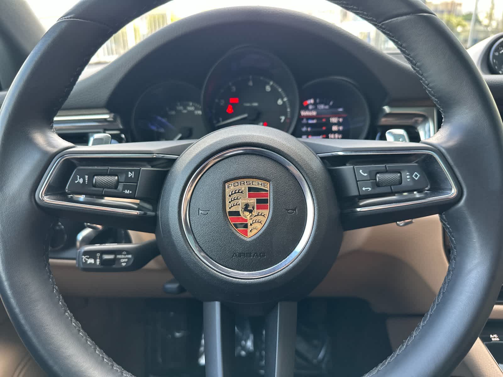 Thumbnail: 2025 Porsche Macan - 25