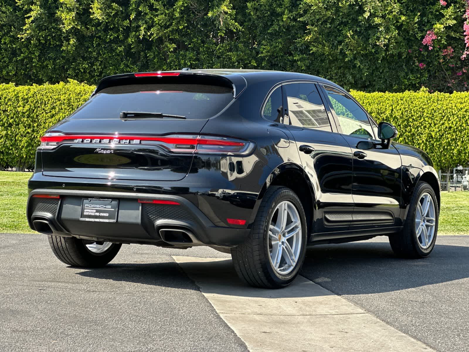 Thumbnail: 2025 Porsche Macan - 8