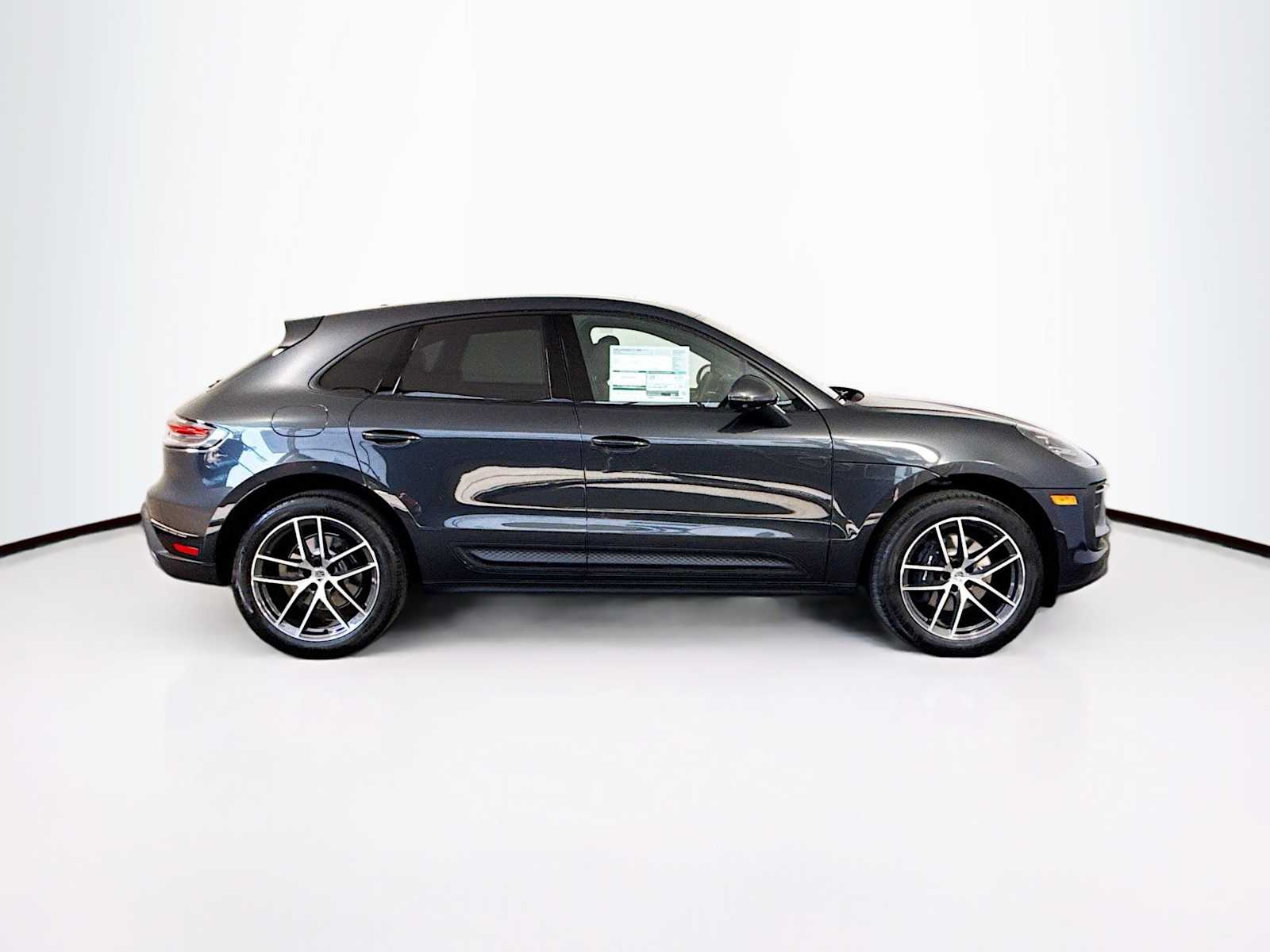 Thumbnail: 2026 Porsche Macan - 8