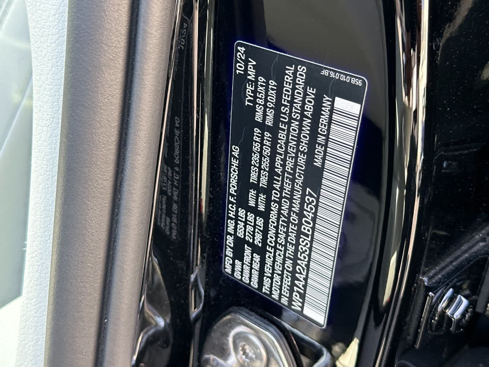 Thumbnail: 2025 Porsche Macan - 33