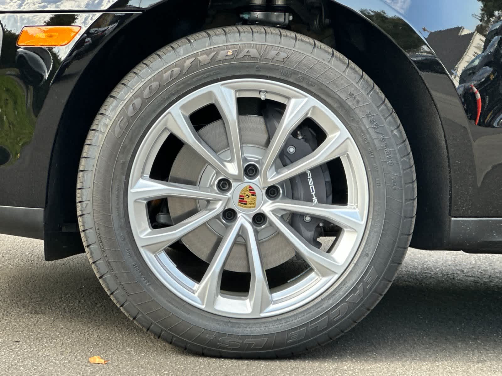 Thumbnail: 2026 Porsche Macan - 31