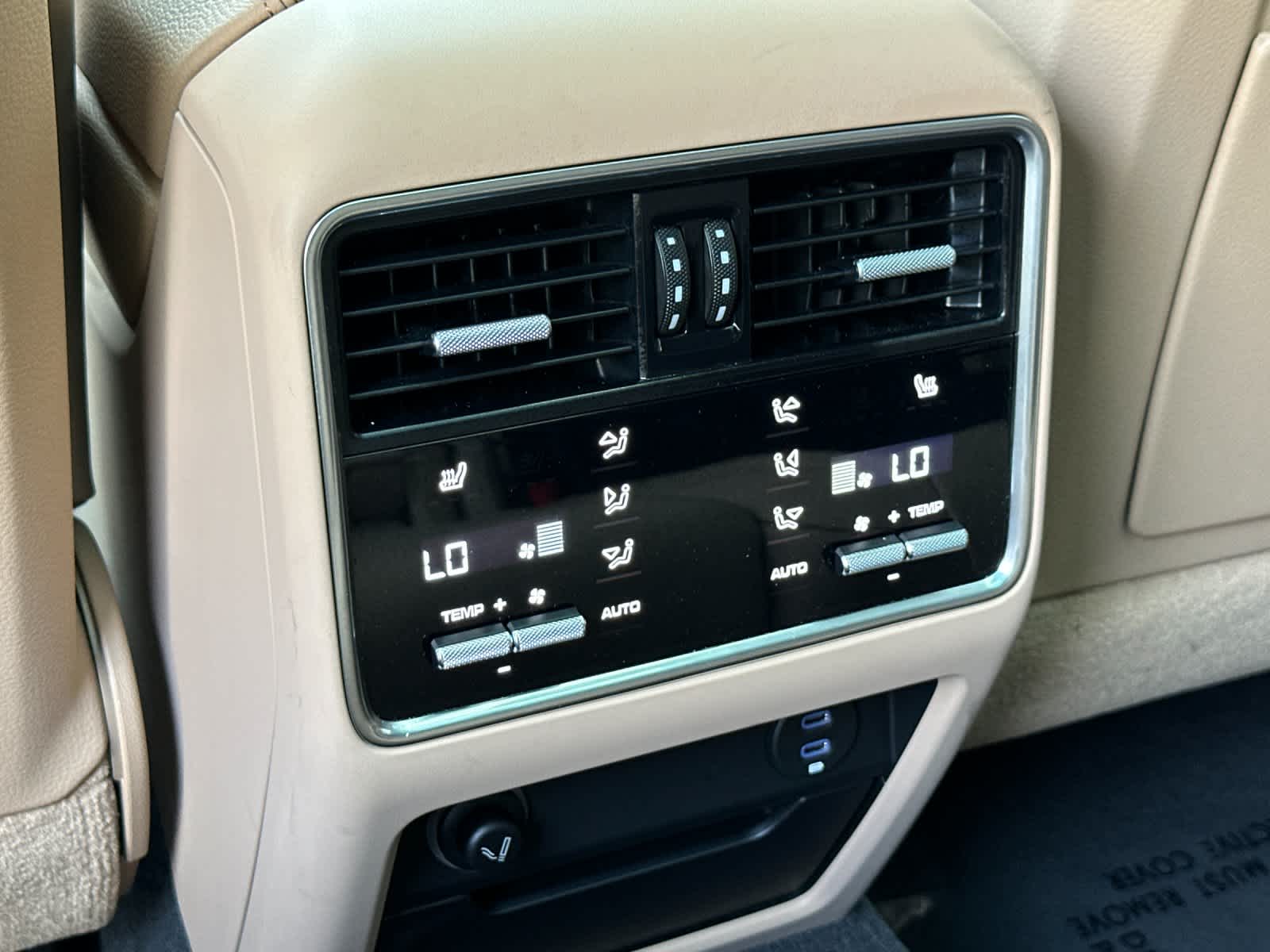 Thumbnail: 2023 Porsche Cayenne - 14